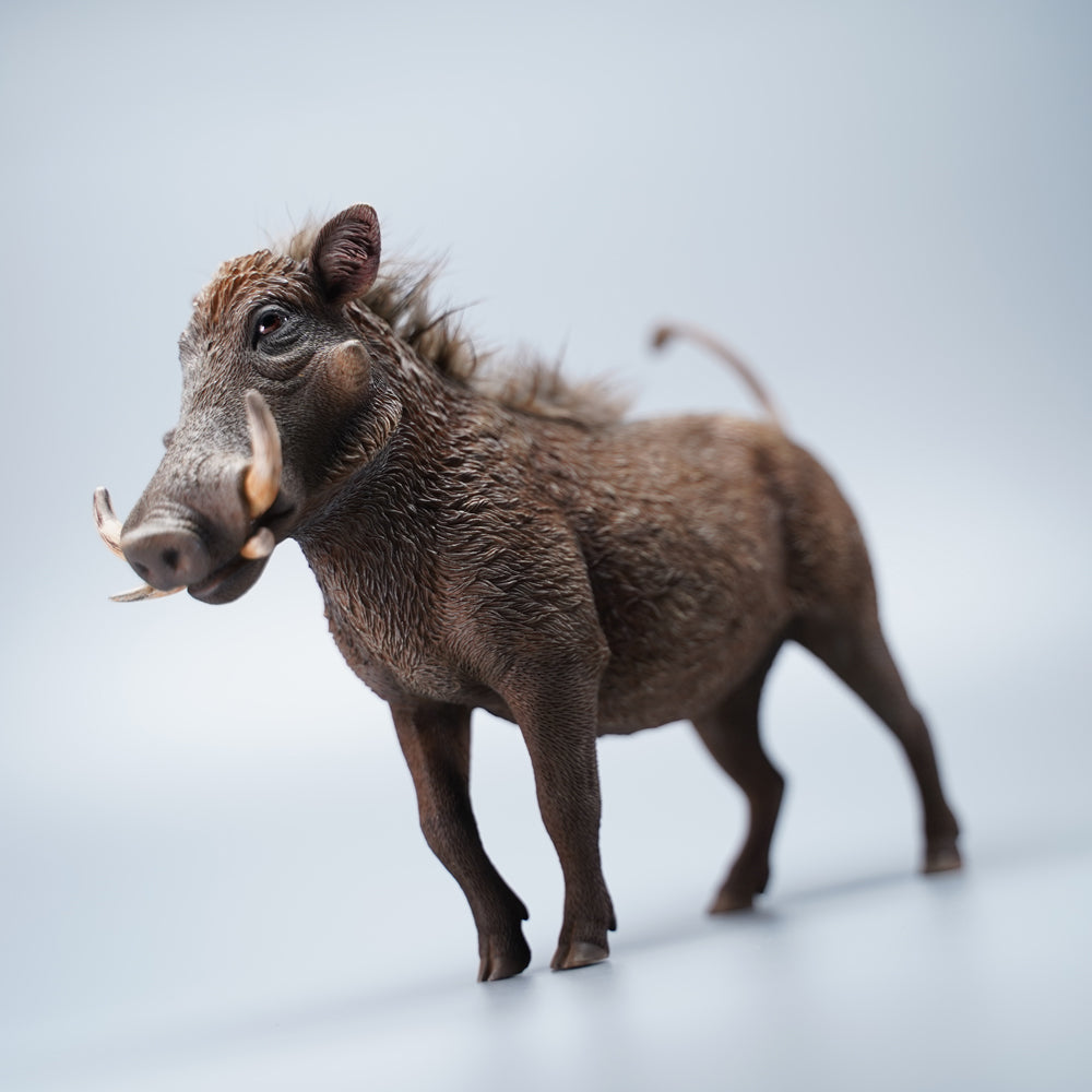 JXK080 Warzenschwein-Dekor aus Kunstharz, Warzenschwein-Statuen für Tierliebhaber von JXK Studio