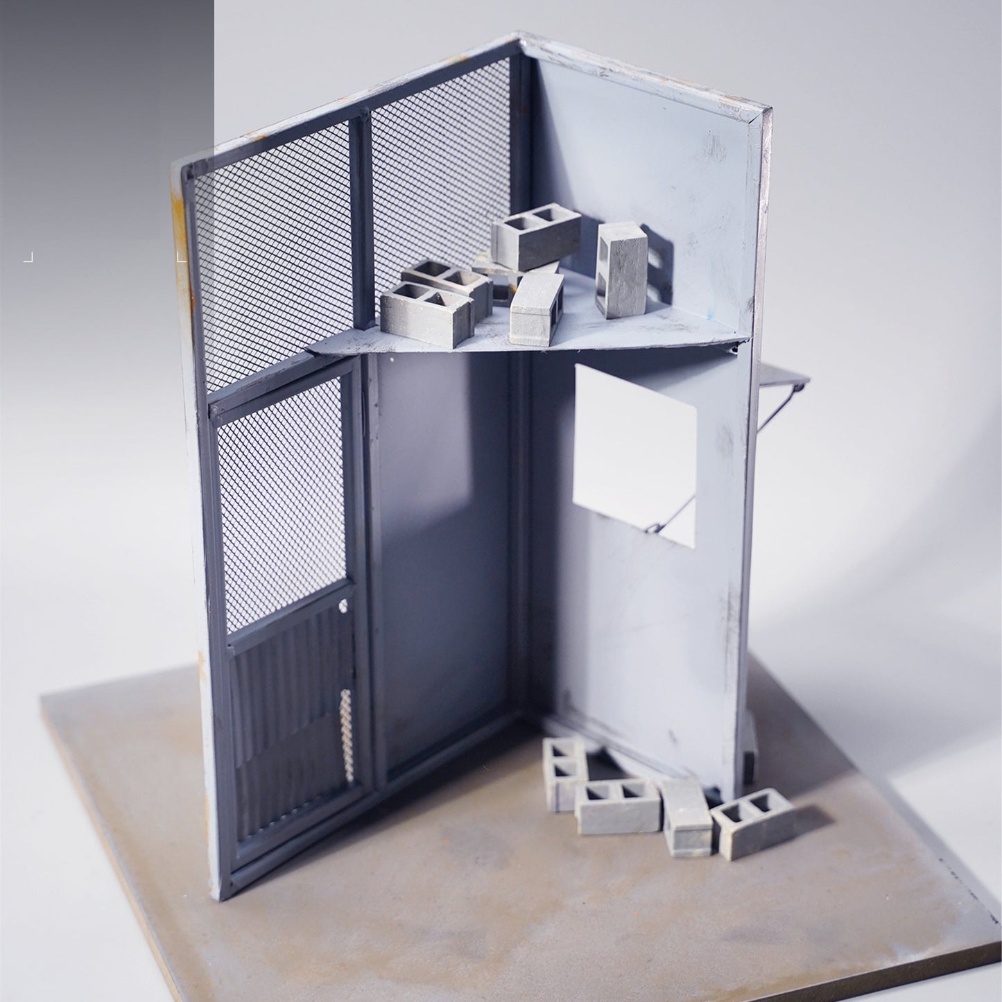 M2208 1/12 Iron sentry tower scene for figure from JXK Studio