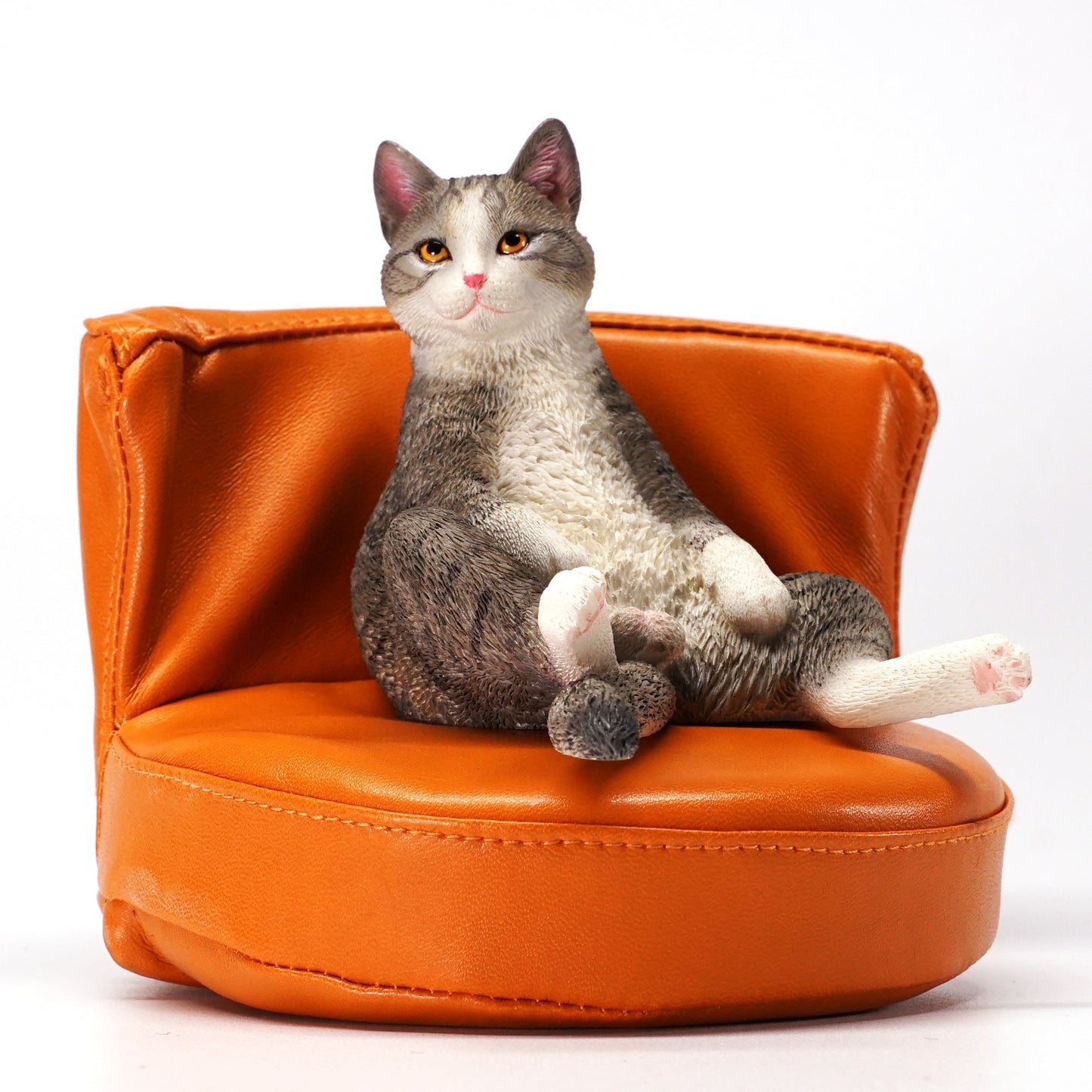 JXK047 Lazy cat figurine sitting on the sofa, cat statue for Desktop Gift for Cat Lovers from JXK Studio