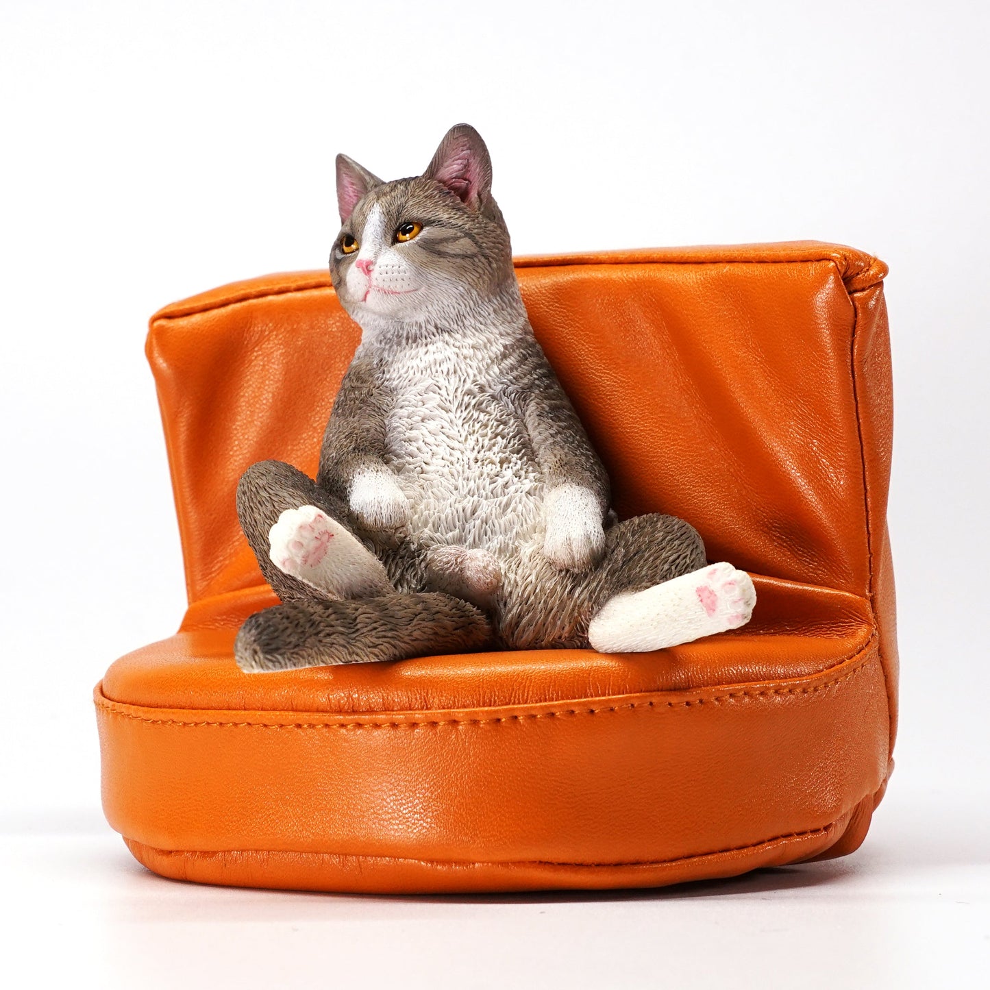 JXK047 Lazy cat figurine sitting on the sofa, cat statue for Desktop Gift for Cat Lovers from JXK Studio