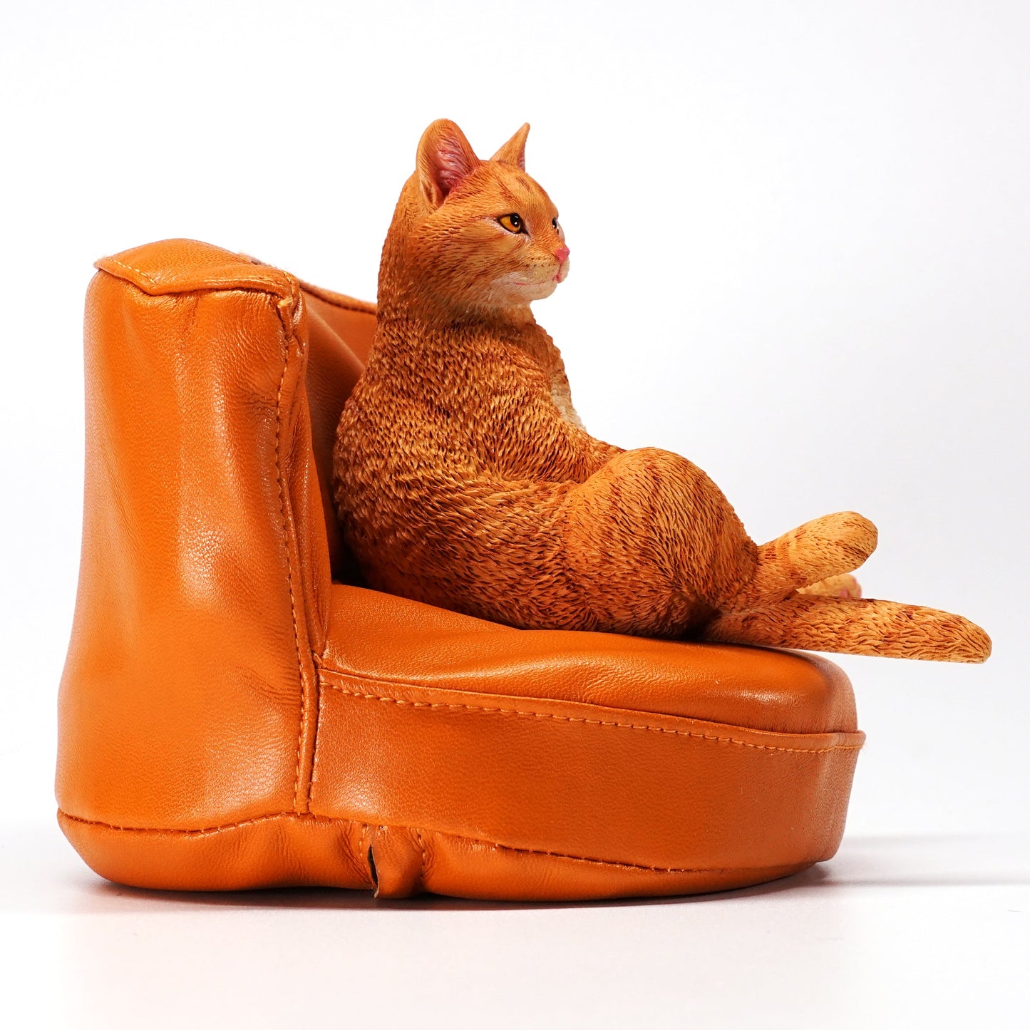 JXK047 Lazy cat figurine sitting on the sofa, cat statue for Desktop Gift for Cat Lovers from JXK Studio