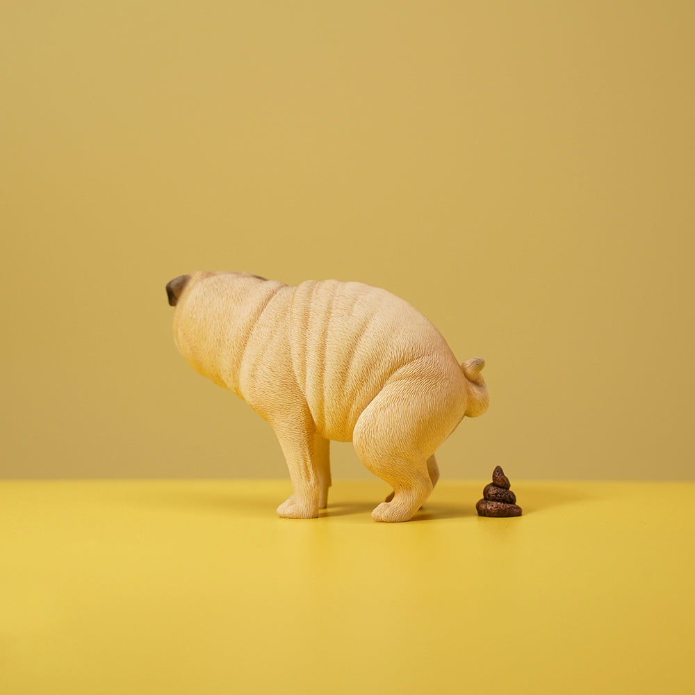 JXK122 Mopswelpe beim Kacken, Hundedekoration für Hundeliebhaber von JXK Studio