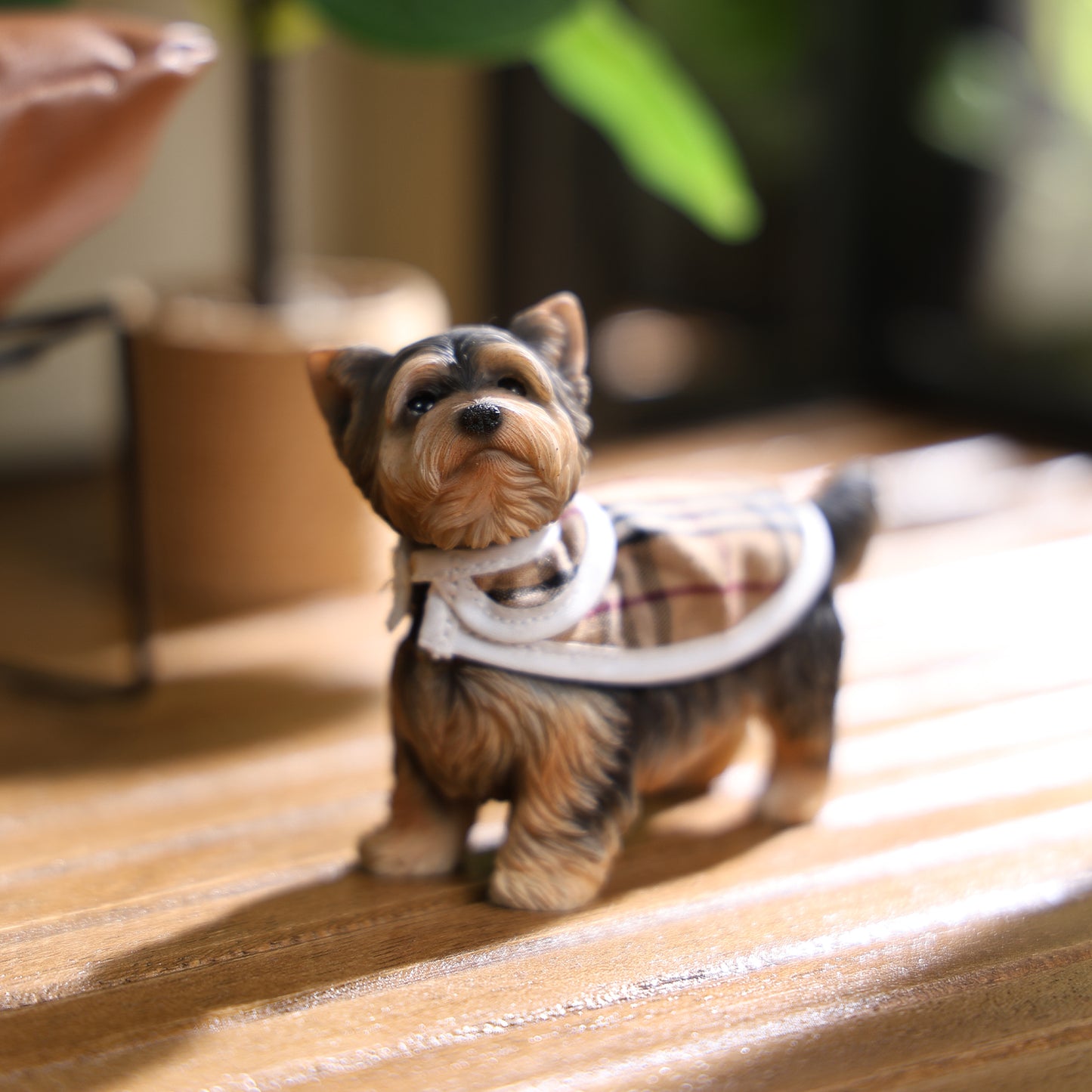 JXK229 1/6 Yorkshire Terrier FigurineProduct JXK Studio