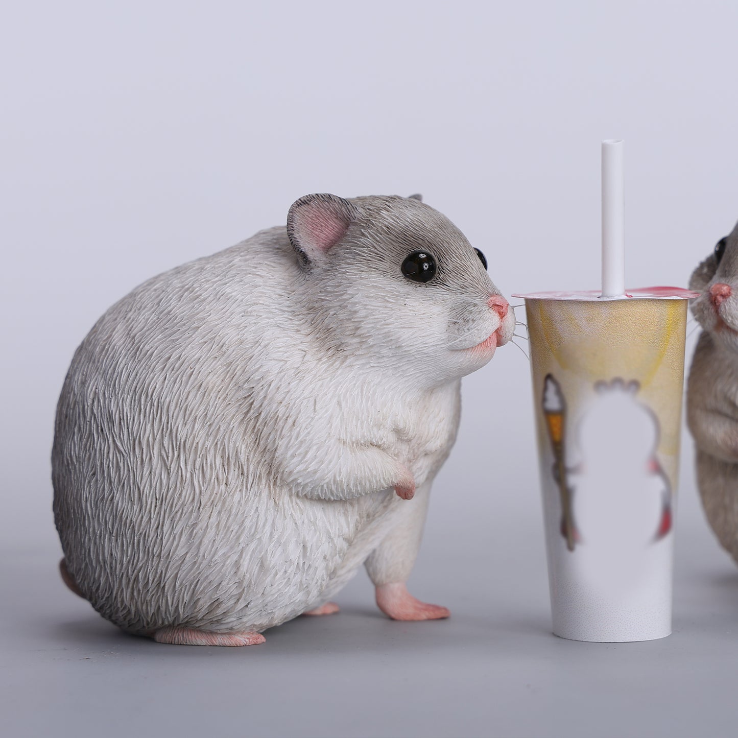 JXK240 1/1 Scale Hamster Figurine from JXK Studio