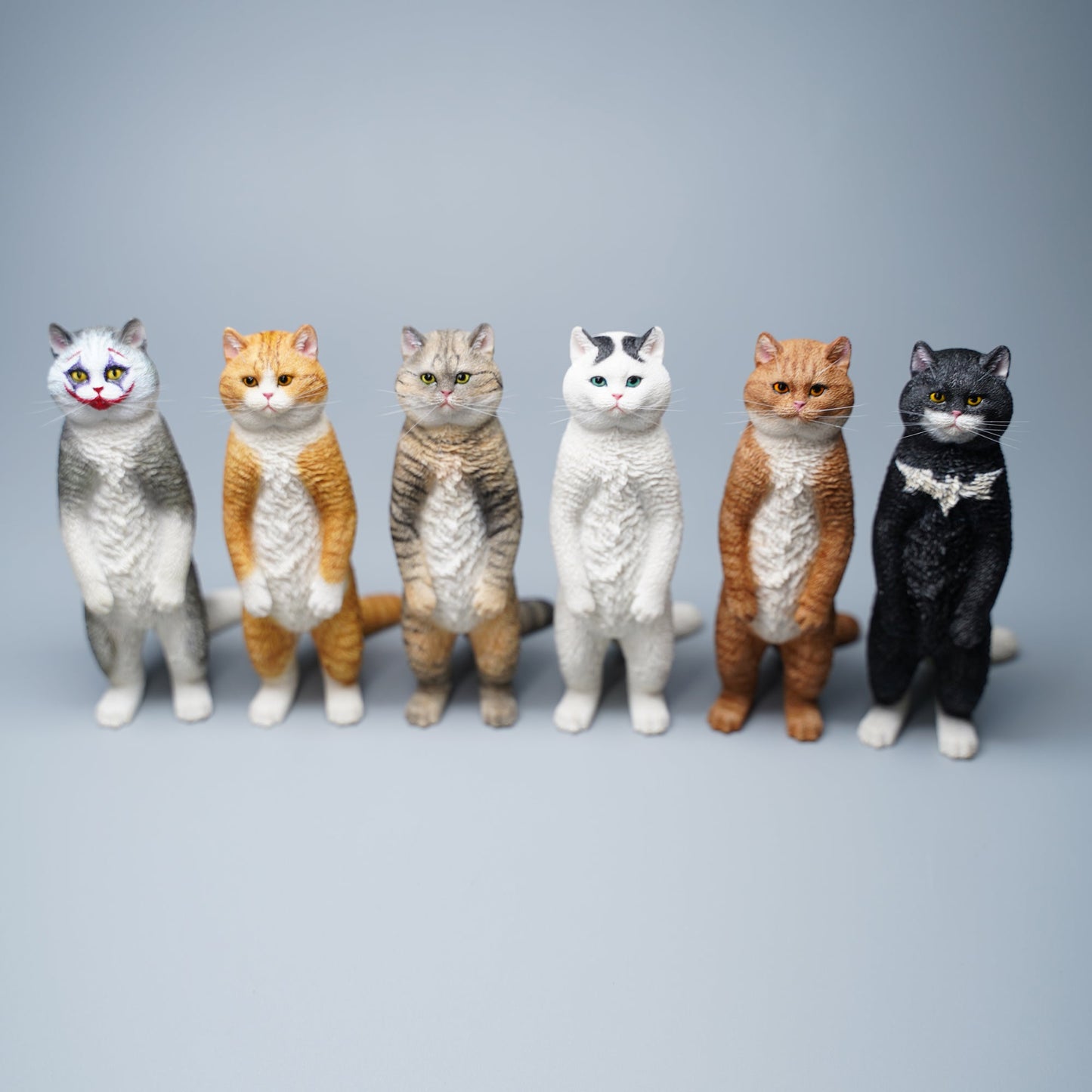 JXK084 Sitzende Katzenfigur, Katzenstatue aus Kunstharz für die Couchtischdekoration, Geschenk für Katzenliebhaber von JXK Studio