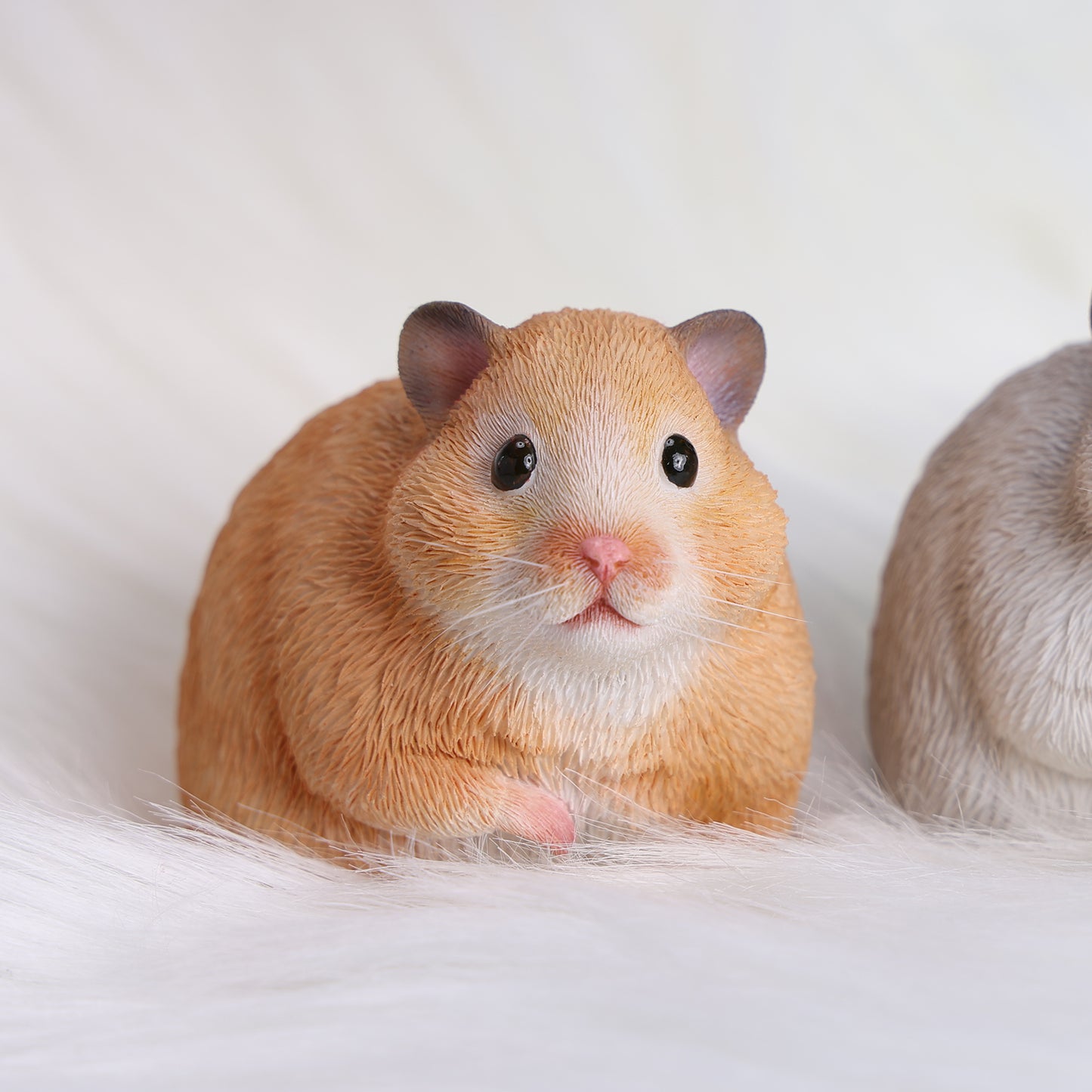 JXK240 1/1 Scale Hamster Figurine from JXK Studio
