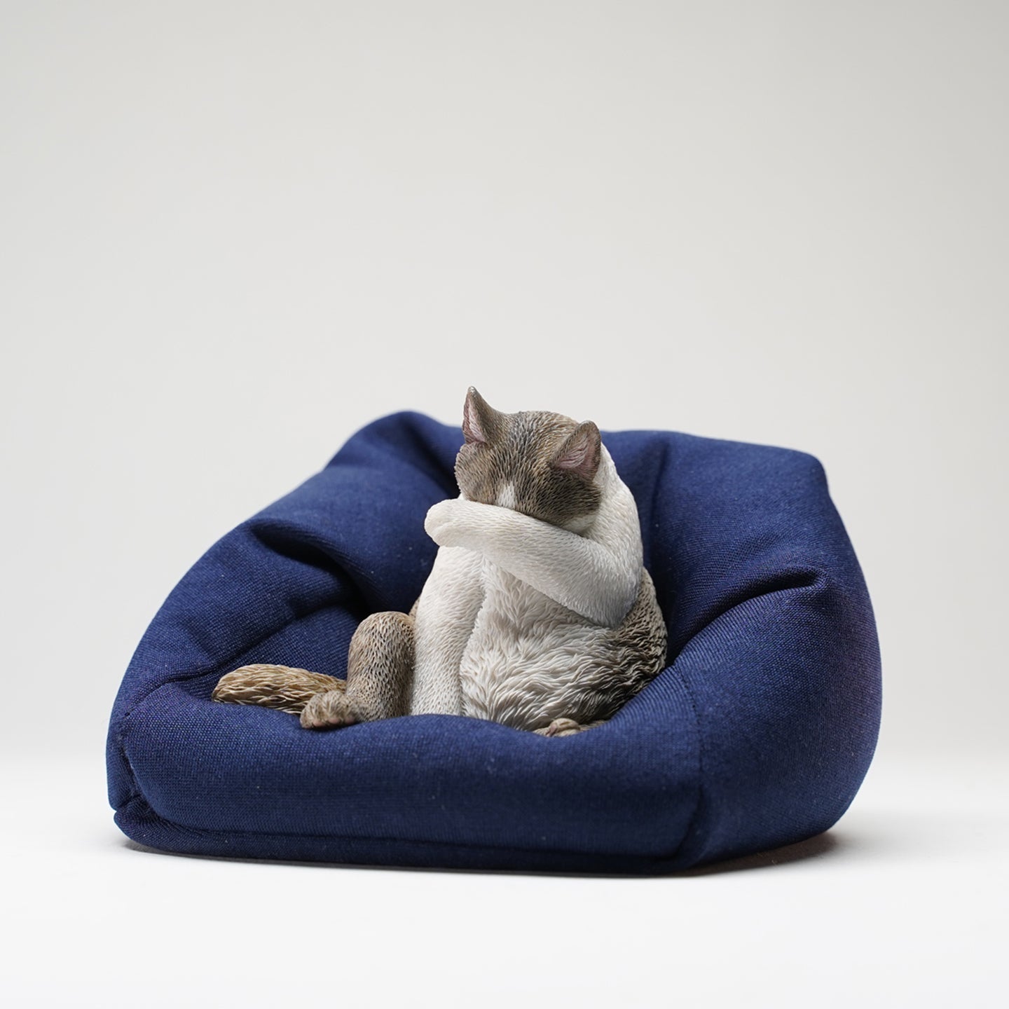 JXK117 Katzenfigur, Katzenstatue aus Kunstharz für Bücherregal-Dekor, ästhetische Geschenke für Katzenliebhaber von JXK Studio