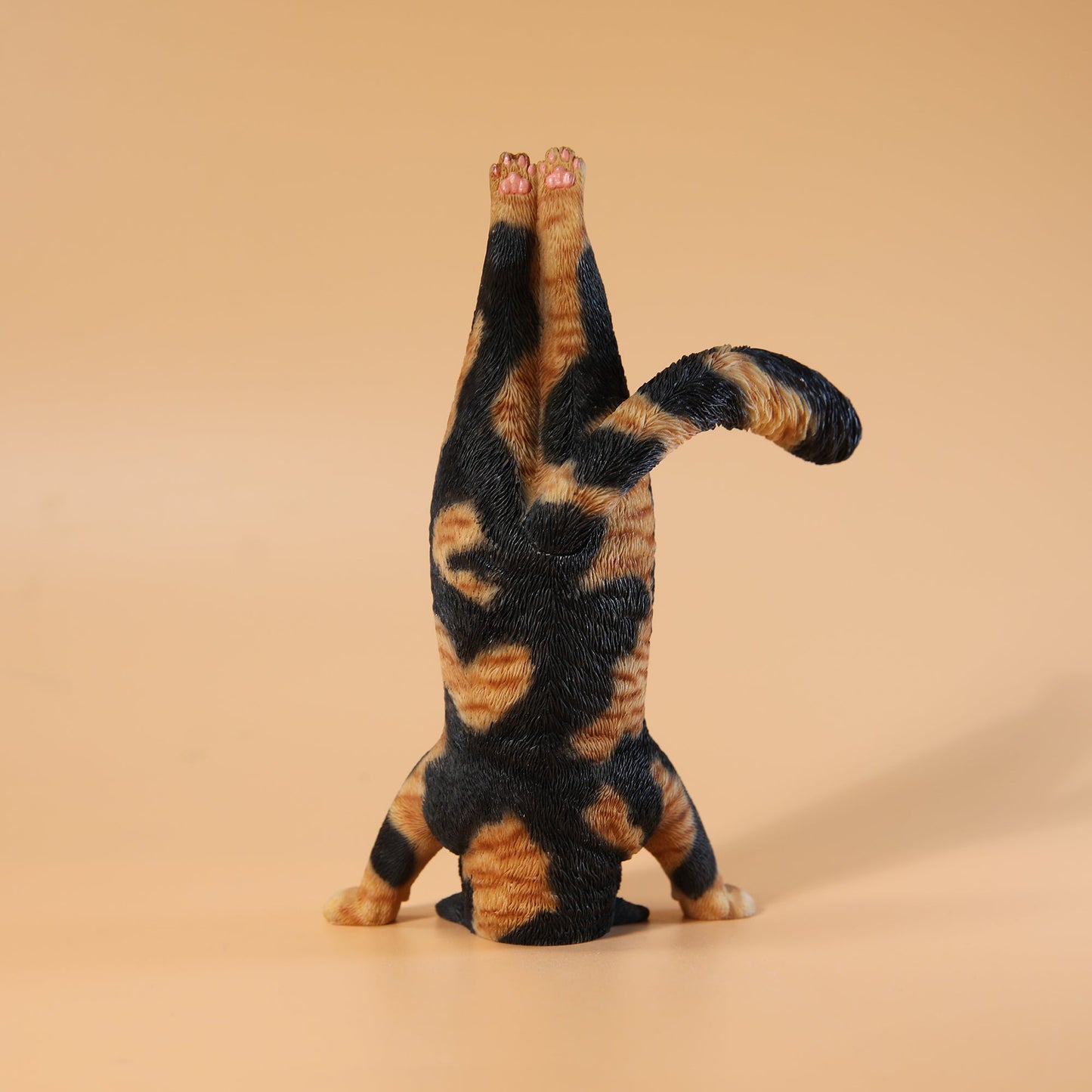 JXK138 Yoga-Katzenfigur, Katzenstatue aus Kunstharz für die Kaminsimsdekoration, das Geschenk für Katzenliebhaber von JXK Studio