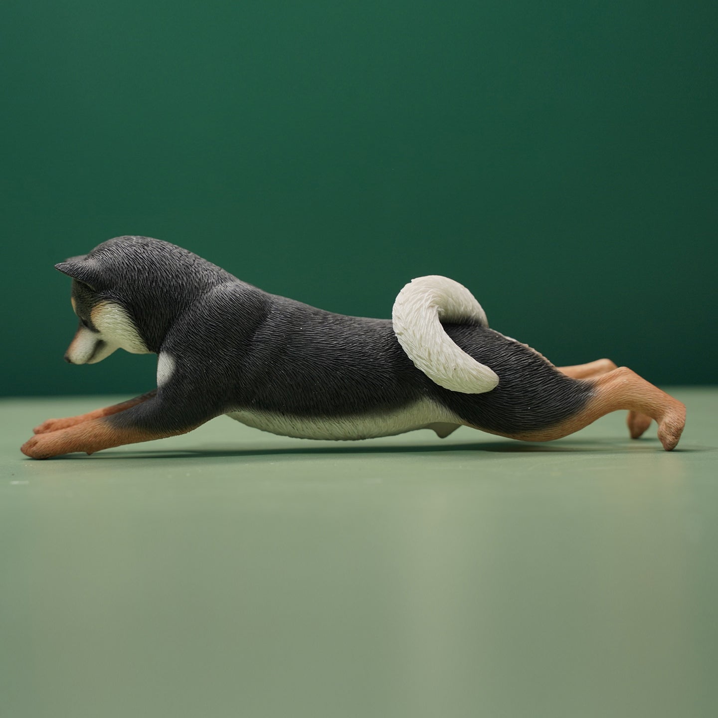 JXK157 Shiba Inu Hundestatue, Hundefigur als Geschenk für Shiba Inu Liebhaber von JXK Studio