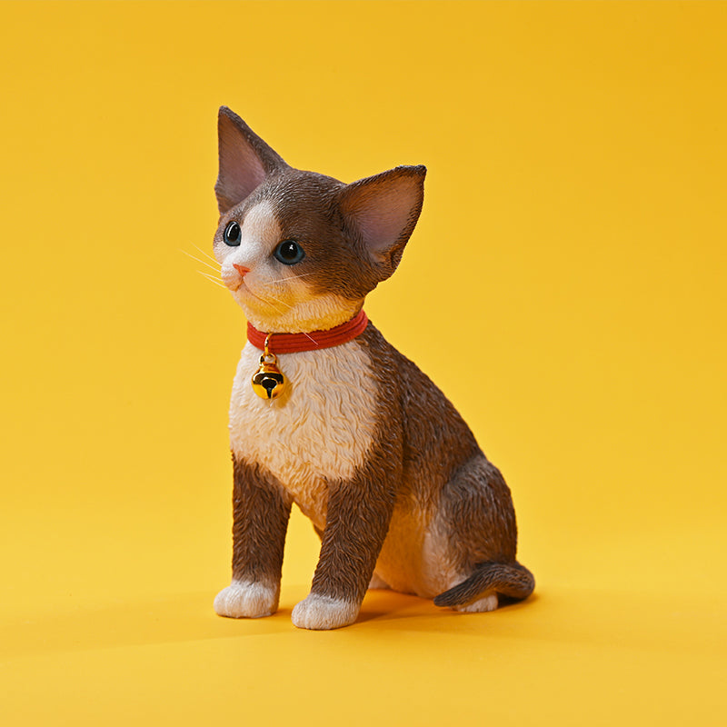 X32303 Devon Cat Figurine Resin Cat Statue from JXK Studio