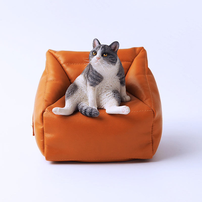 JXK055 Faule Katzenfigur, die auf dem Sofa sitzt, Katzenstatue als Geschenk für Katzenliebhaber, JXK Studio