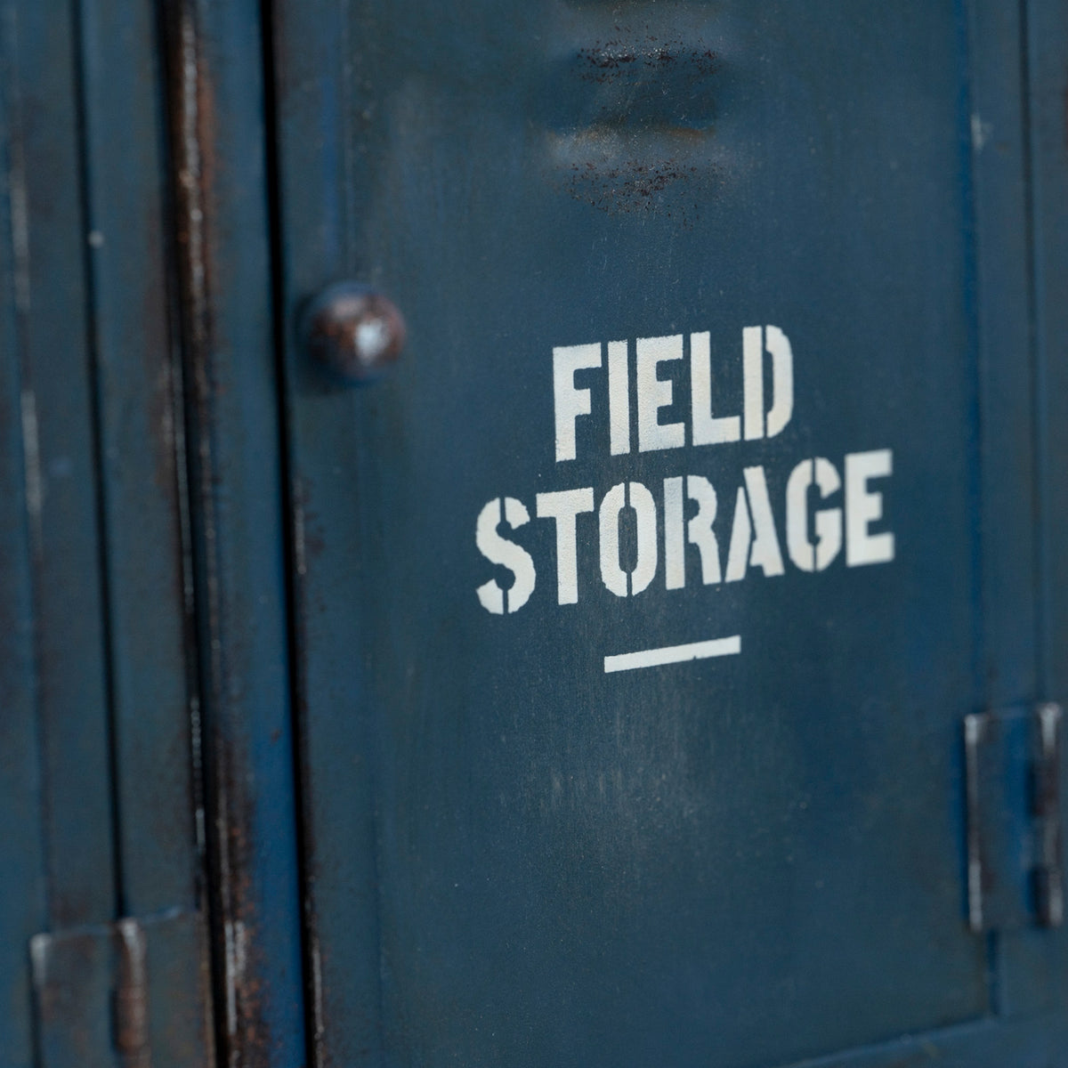 MMMTOYS M2626 1/6 Weathered Storage Locker Diorama Prop - product image 6