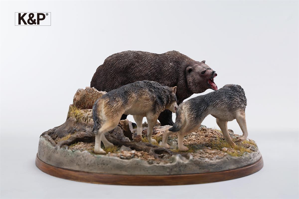 PK2401 Bear and Wolf statue for home decor from JXK Studio