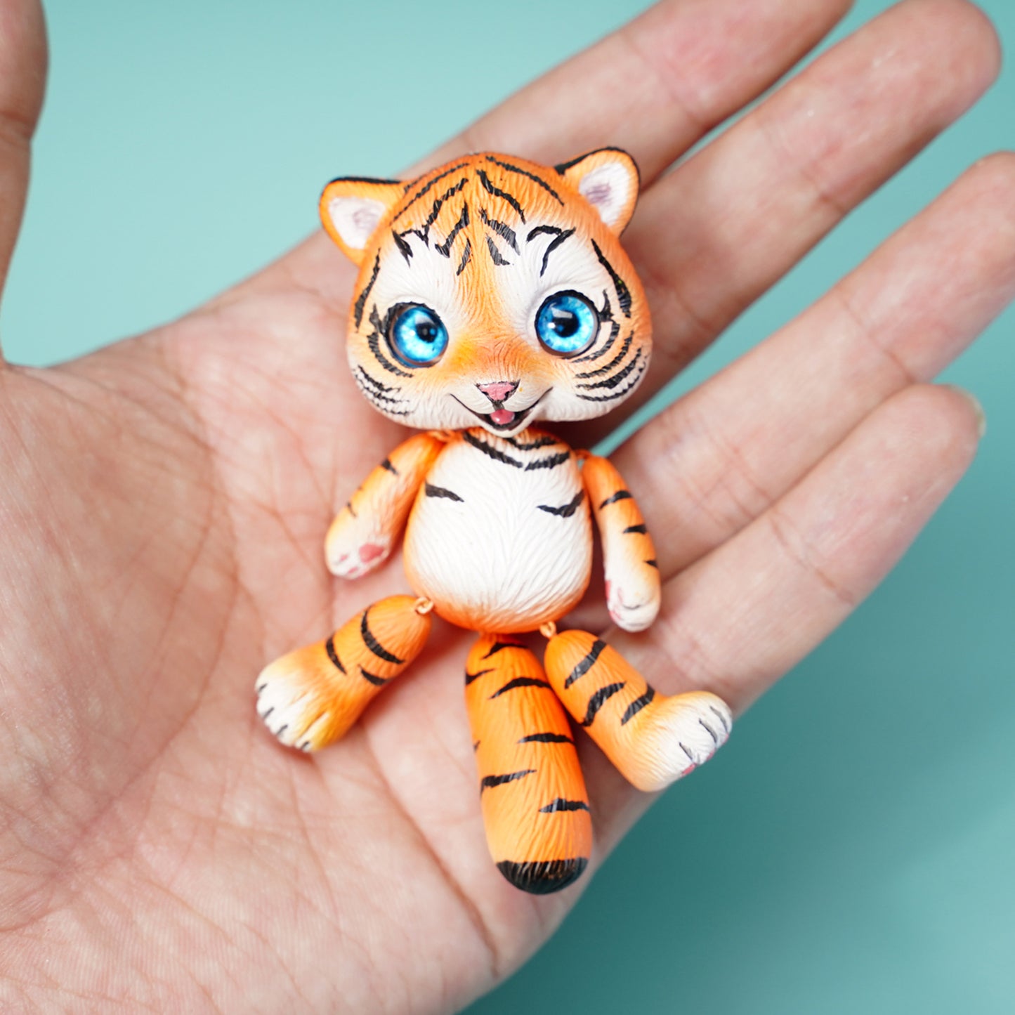 JS2211 Resin Cartoon Tiger Hanging Ornament from JXK Studio