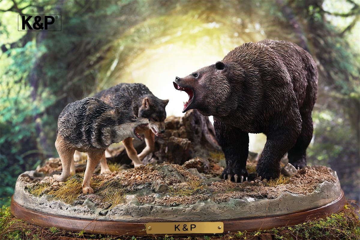 PK2401 Bear and Wolf statue for home decor from JXK Studio