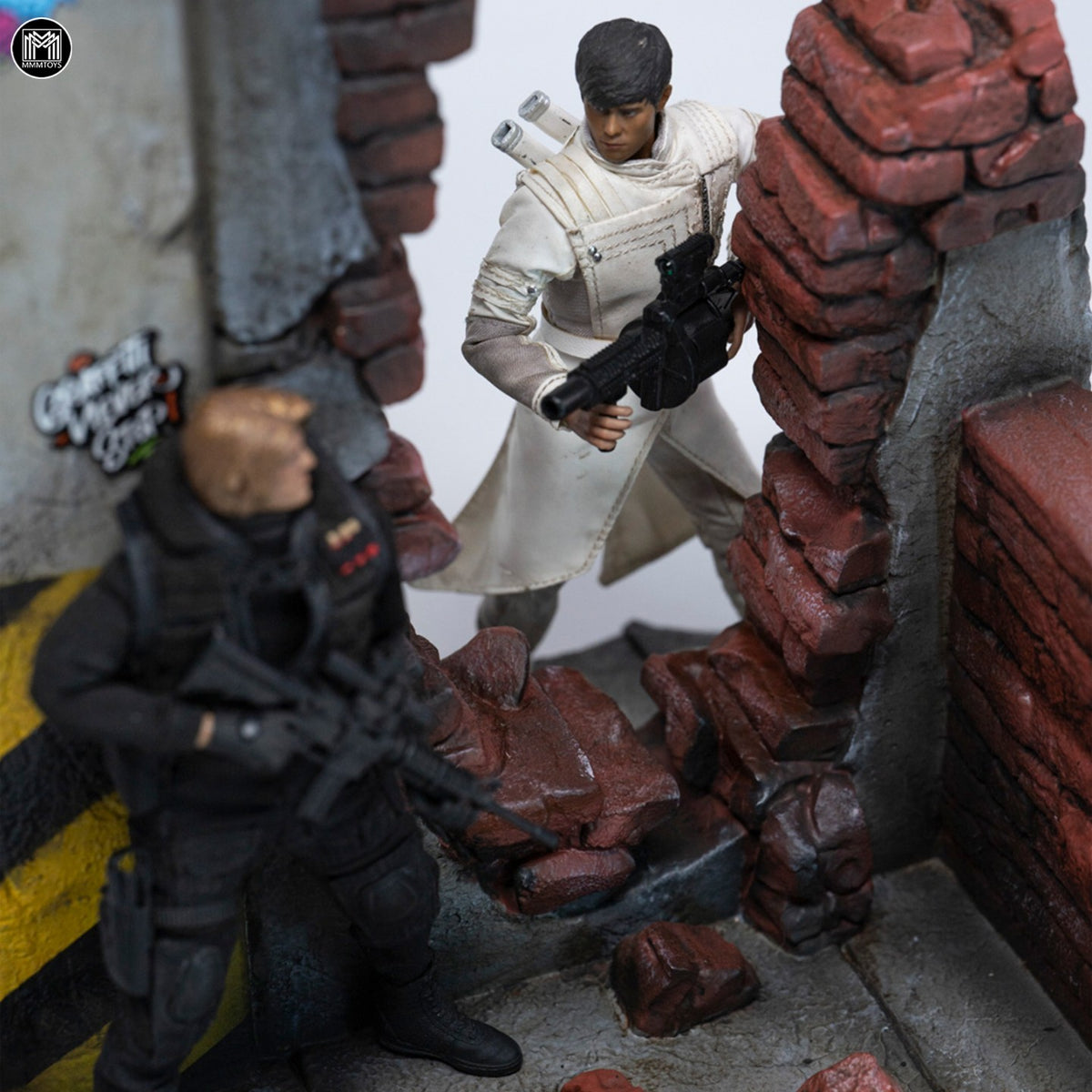 MMMTOYS M2615 1/12 Ruined Walls along the Street Diorama Base
