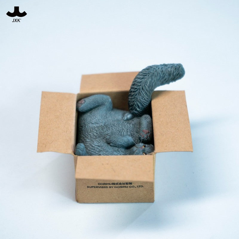 JXK StudioのJS2213猫の置物「箱入り猫」