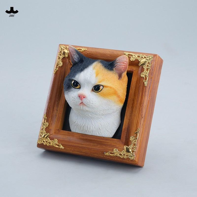 JXK StudioのJS2213猫の置物「箱入り猫」