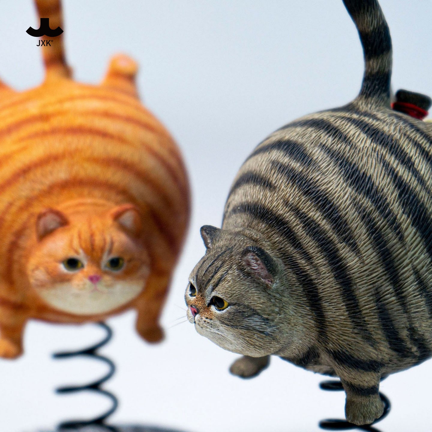 JXK324 Bouncy Ball Cat Figurine from JXK Studio