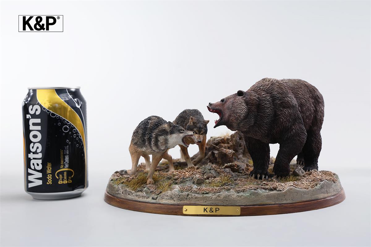 PK2401 Bear and Wolf statue for home decor from JXK Studio