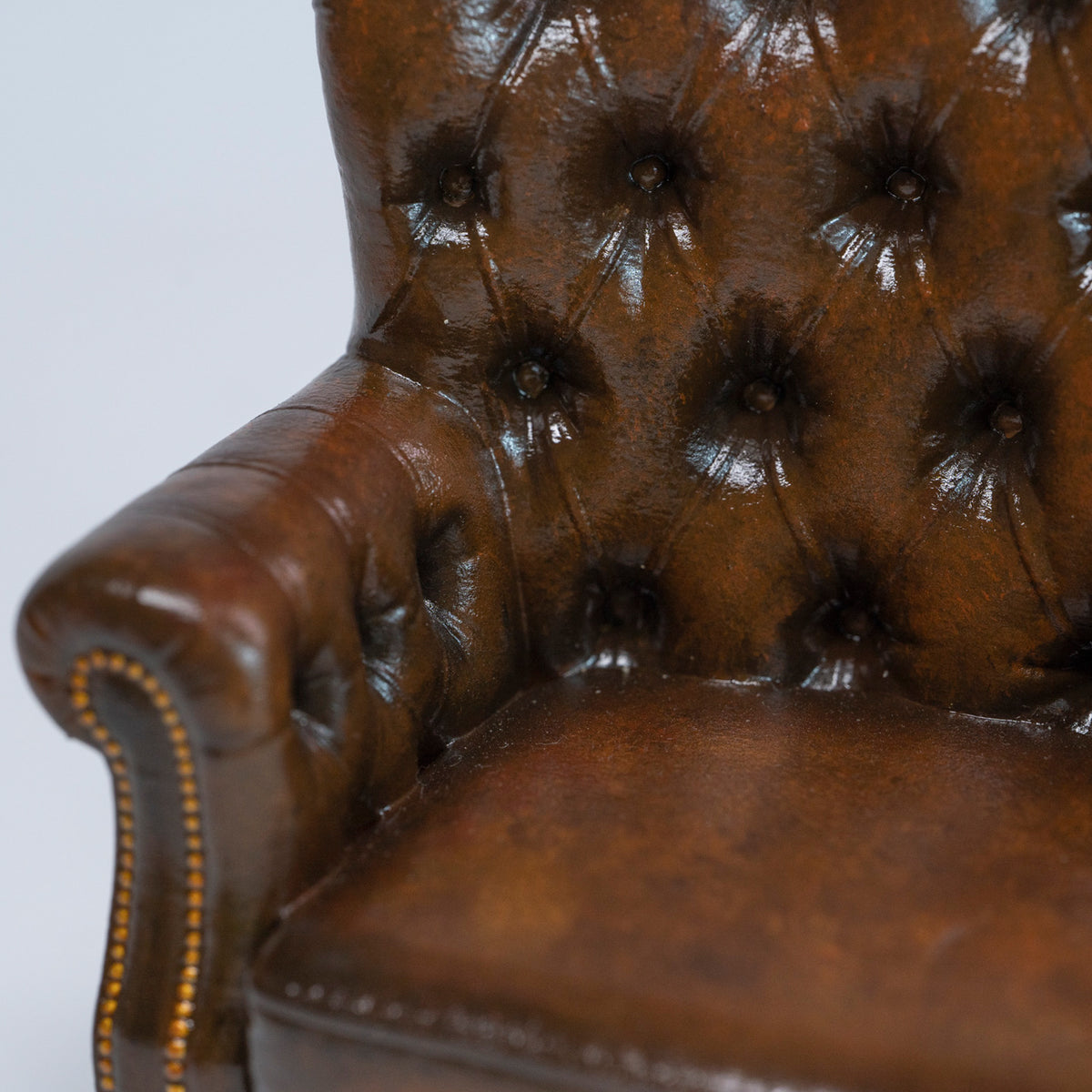 MMMTOYS M2619 1/12 British Vintage Brown Armchair - product image 6