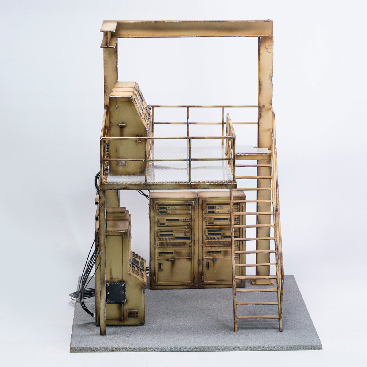 MMMTOYS M2623 1/12 Relay Control Platform Diorama - product image 4