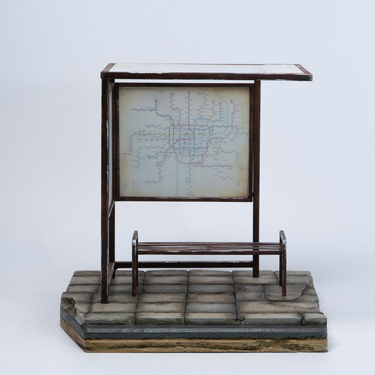 MMMTOYS M2624 1/12 Bus Stop Shelter Diorama - product image 3