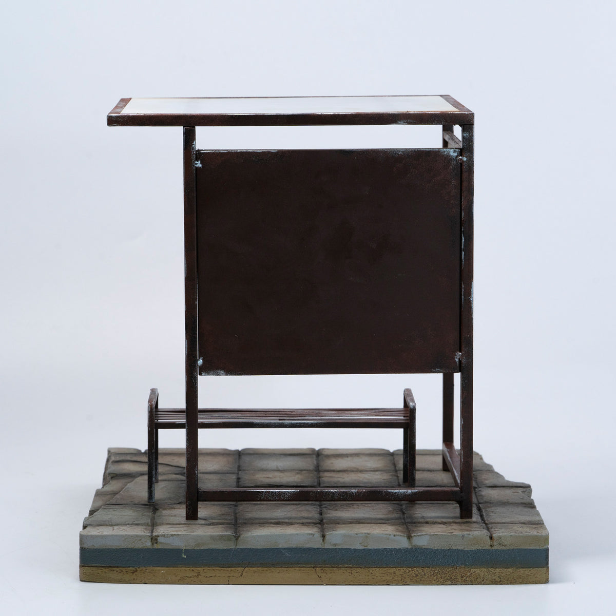 MMMTOYS M2624 1/12 Bus Stop Shelter Diorama - product image 4